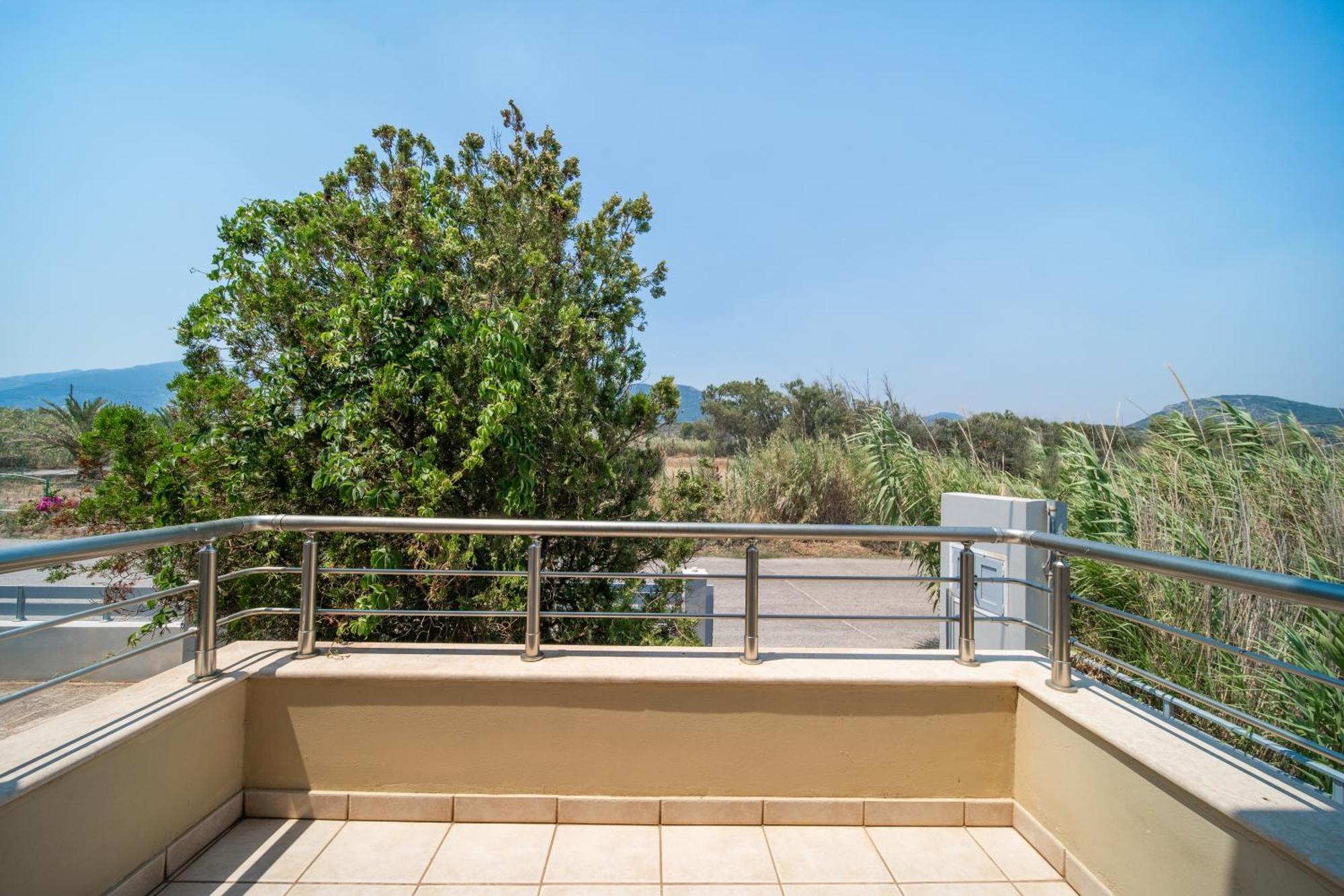 Spacious Beachfront Maisonettes With Stunning Views & A Private Beach Monemvasía Habitación foto